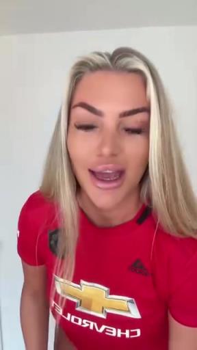 依旧会玩！曼联女网红预测晚上比赛：曼联2比1拿下热刺！