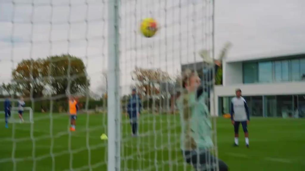 直击热刺训练备战对阵红魔！大伙有说有笑看起来很轻松呀~